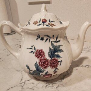 Wedgewood Teapot - Williamsburg Potpourri Pattern